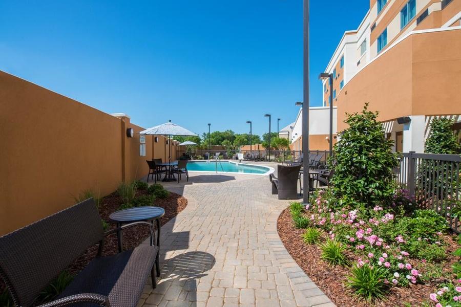 Courtyard By Marriott Columbus Exterior foto