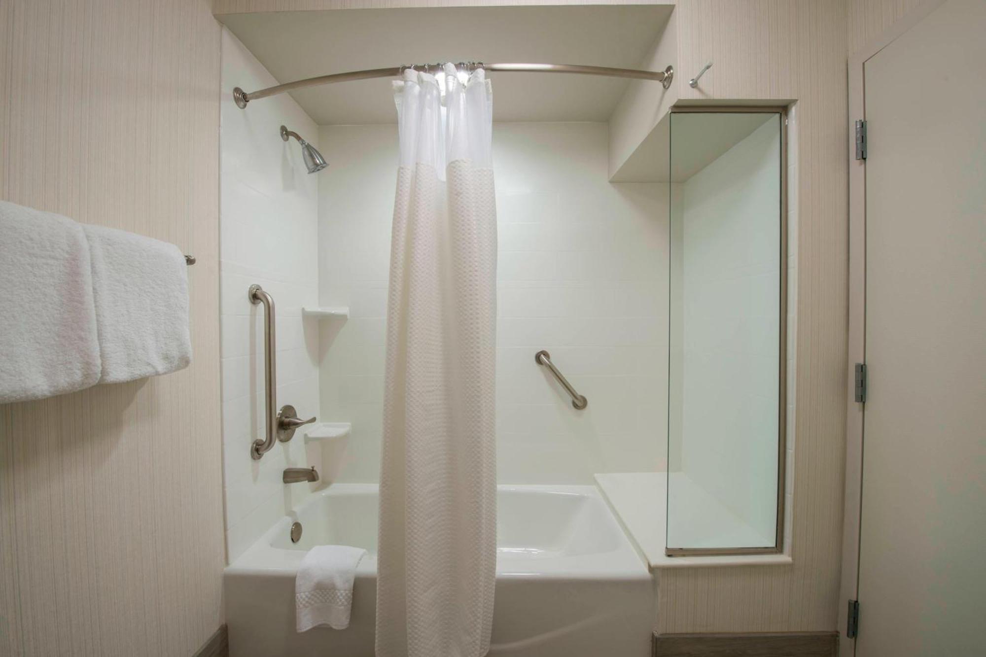 Courtyard By Marriott Columbus Exterior foto